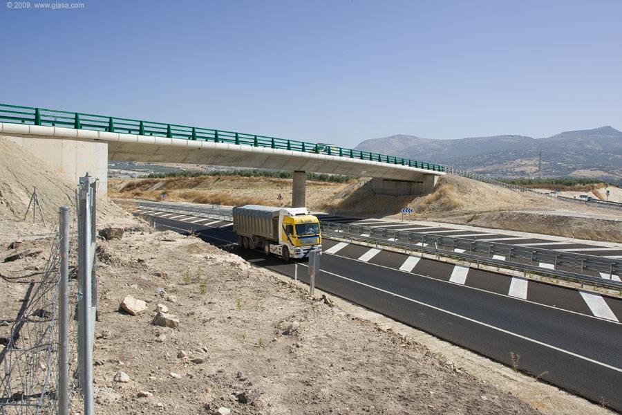 La variante de Lucena conectará con la Autovía del Olivar.