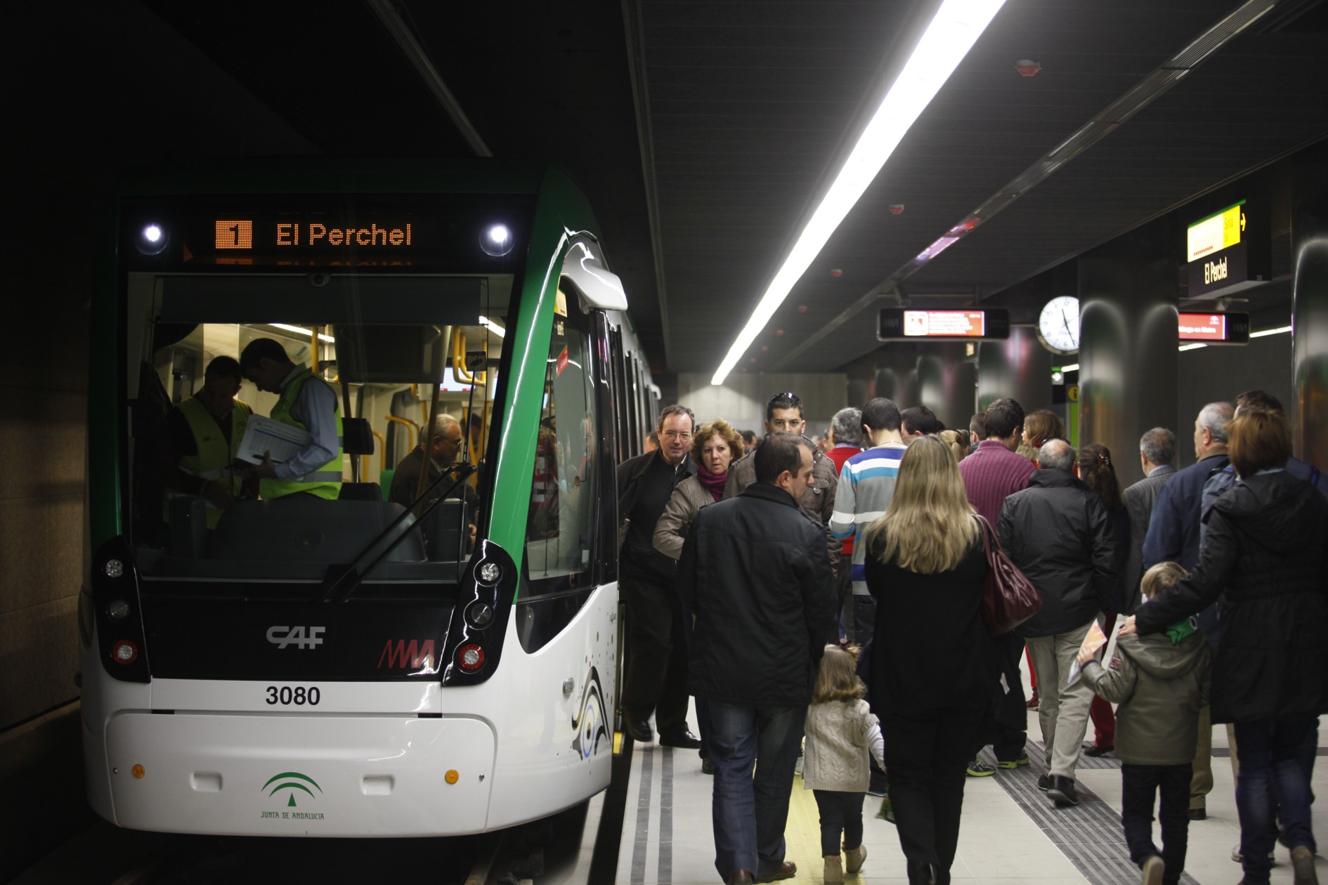 Ciudadanos de Málaga participan en las pruebas con trenes.